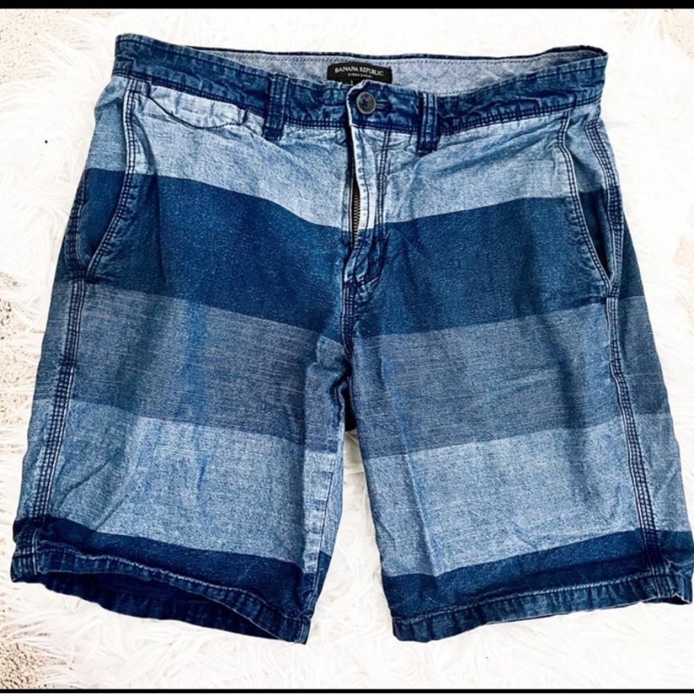 Banana Republic Men's Blue Denim Striped Shorts